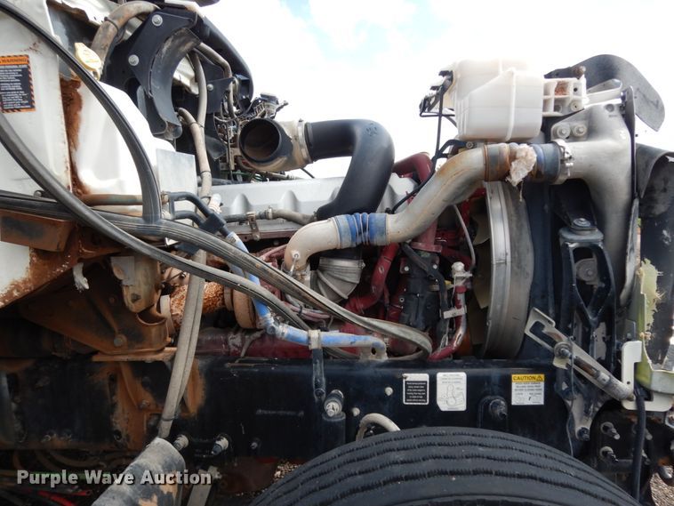 image for item DM6279 2015 Mack CHU613  semi truck