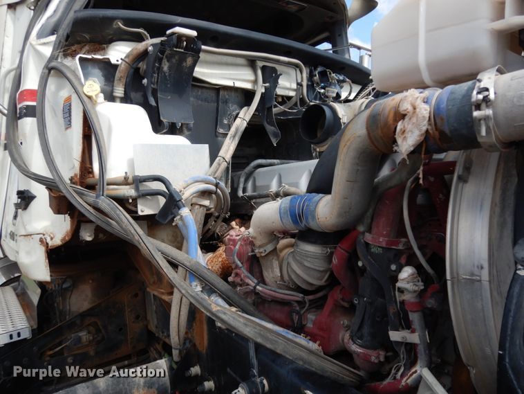 image for item DM6279 2015 Mack CHU613  semi truck