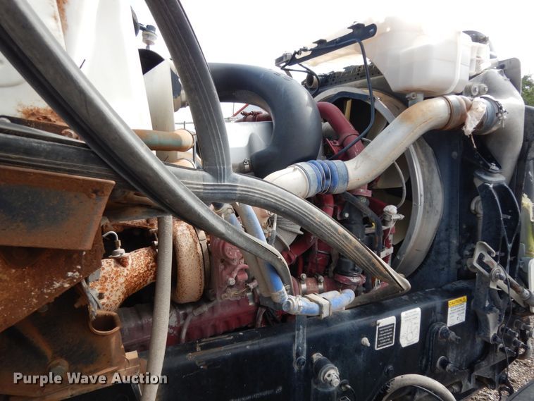 image for item DM6279 2015 Mack CHU613  semi truck