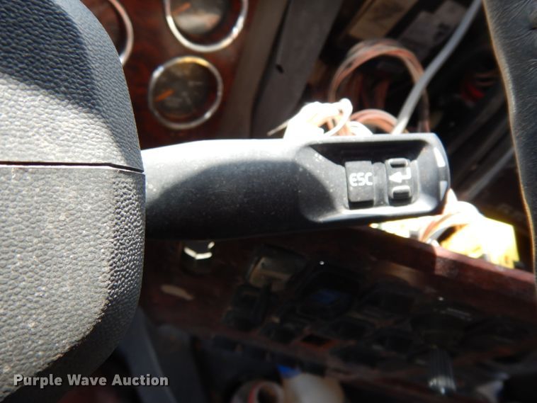 image for item DM6279 2015 Mack CHU613  semi truck