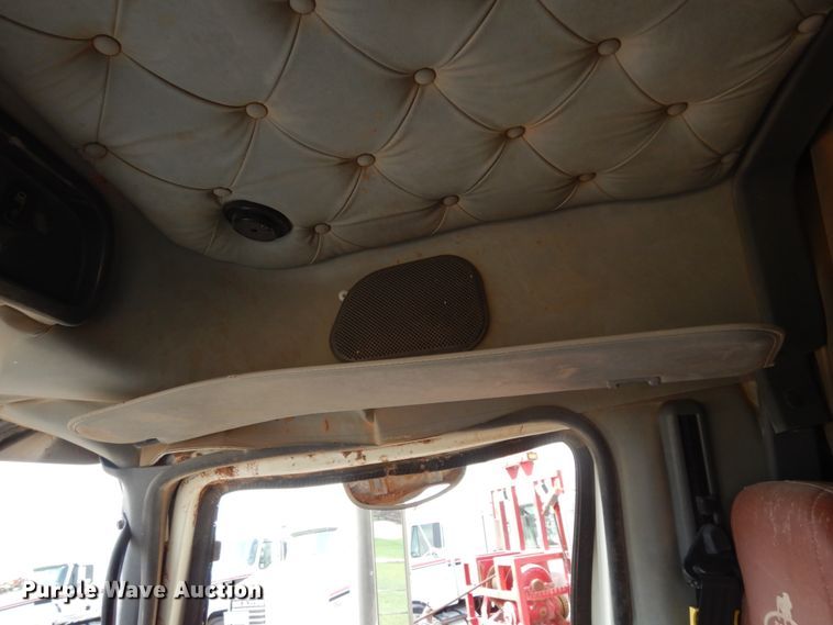 image for item DM6279 2015 Mack CHU613  semi truck