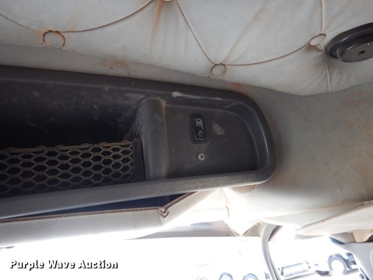 image for item DM6279 2015 Mack CHU613  semi truck