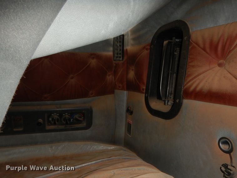 image for item DM6279 2015 Mack CHU613  semi truck