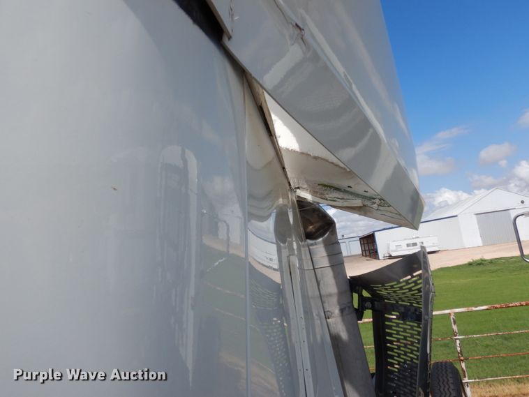 image for item DM6279 2015 Mack CHU613  semi truck