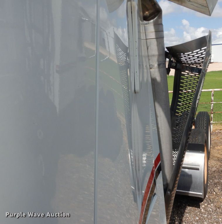 image for item DM6279 2015 Mack CHU613  semi truck