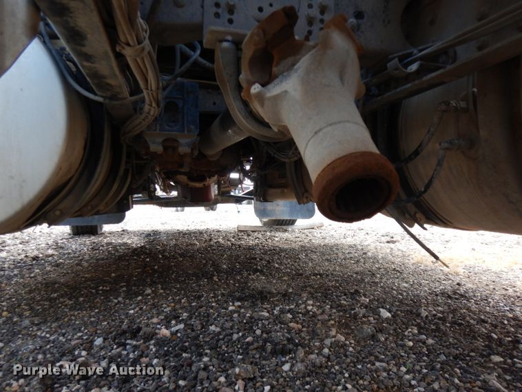 image for item DM6279 2015 Mack CHU613  semi truck