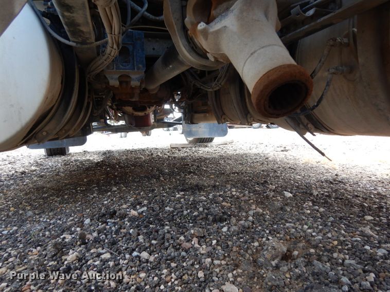 image for item DM6279 2015 Mack CHU613  semi truck