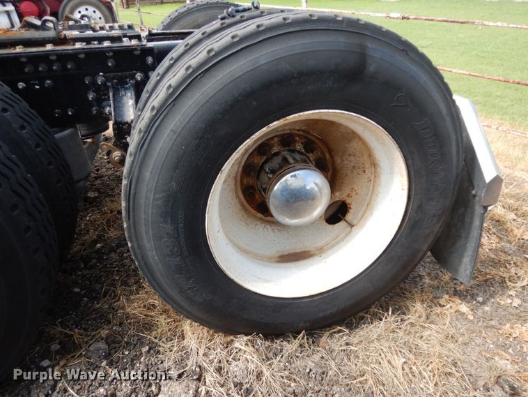 image for item DM6279 2015 Mack CHU613  semi truck