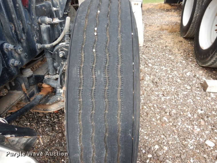 image for item DM6279 2015 Mack CHU613  semi truck