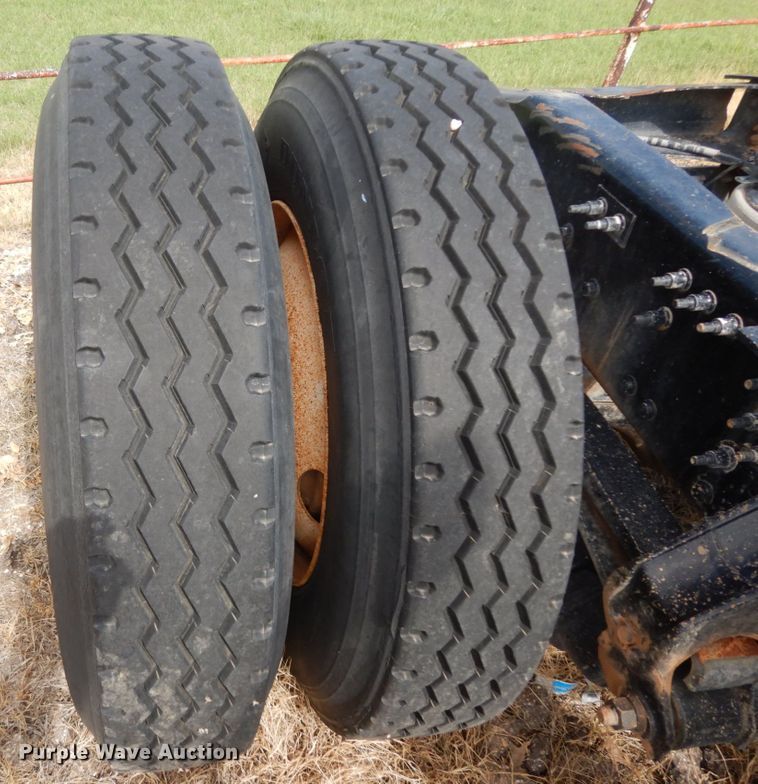 image for item DM6279 2015 Mack CHU613  semi truck