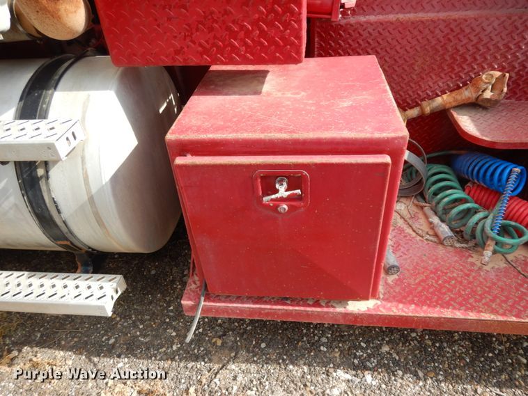 image for item DM6282 2007 Mack CHN613  semi truck