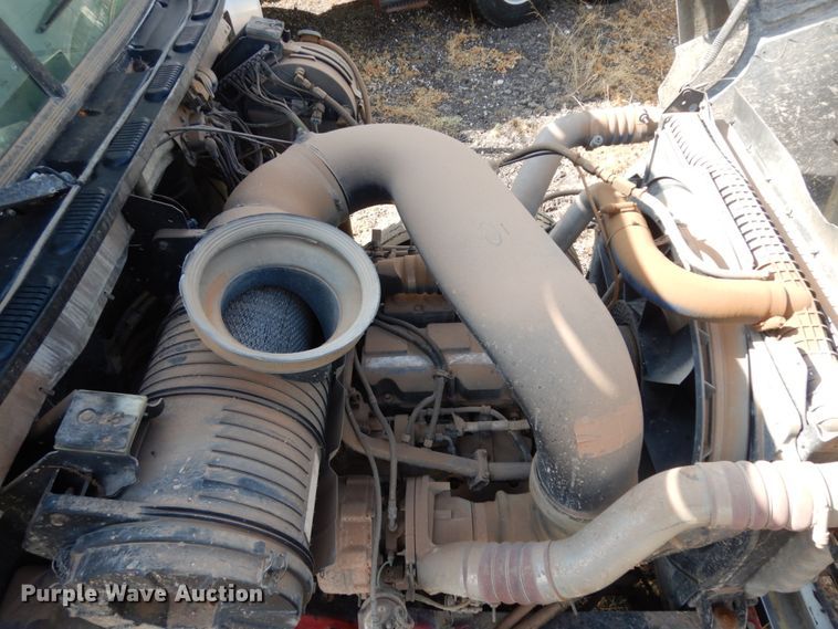 image for item DM6282 2007 Mack CHN613  semi truck