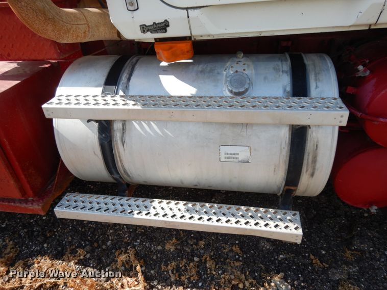 image for item DM6282 2007 Mack CHN613  semi truck