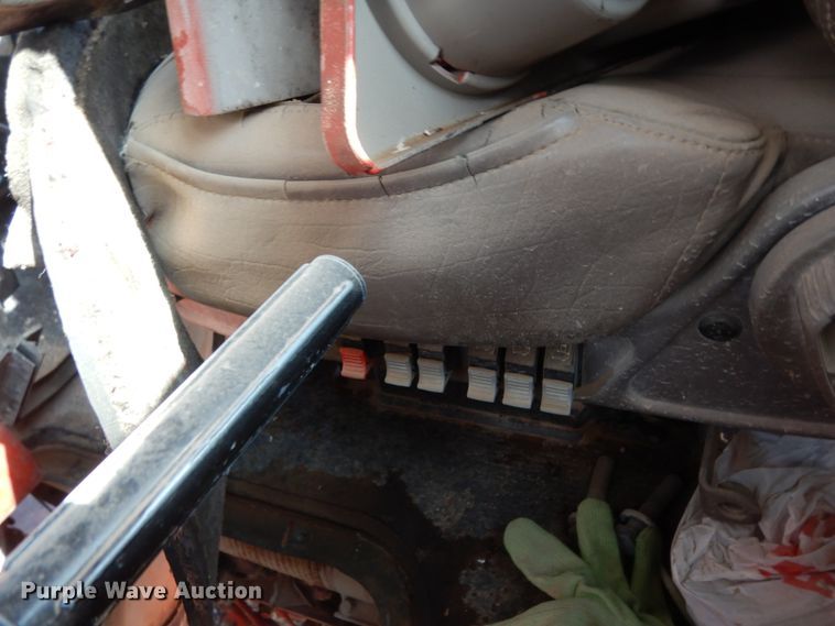 image for item DM6282 2007 Mack CHN613  semi truck