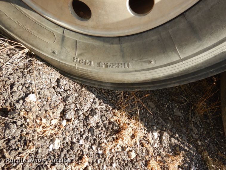 image for item DM6282 2007 Mack CHN613  semi truck