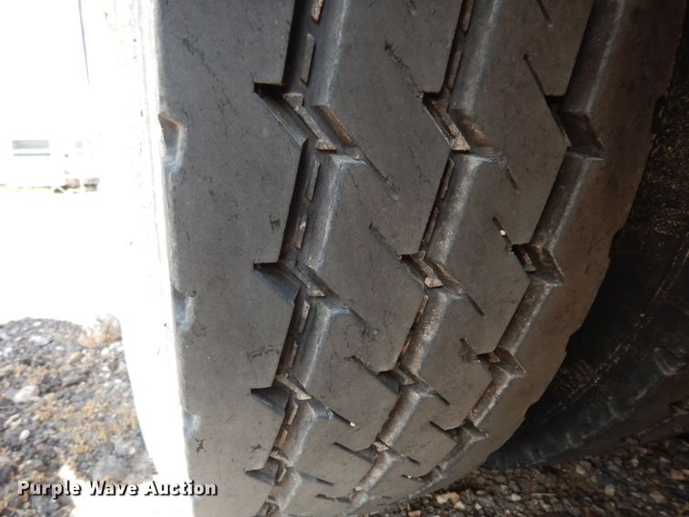 image for item DM6282 2007 Mack CHN613  semi truck