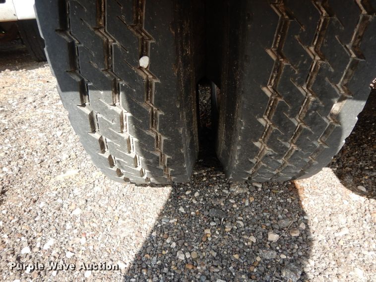 image for item DM6282 2007 Mack CHN613  semi truck