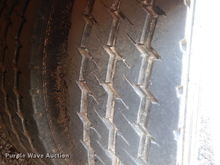 image for item DM6282 2007 Mack CHN613  semi truck