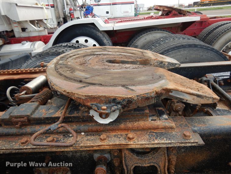 image for item DM6283 1996 International 8200  semi truck