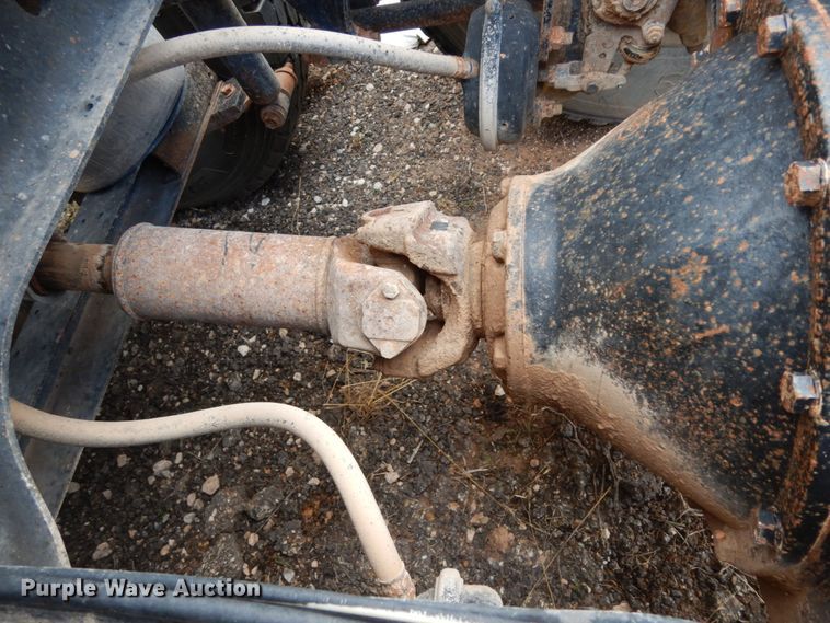 image for item DM6283 1996 International 8200  semi truck