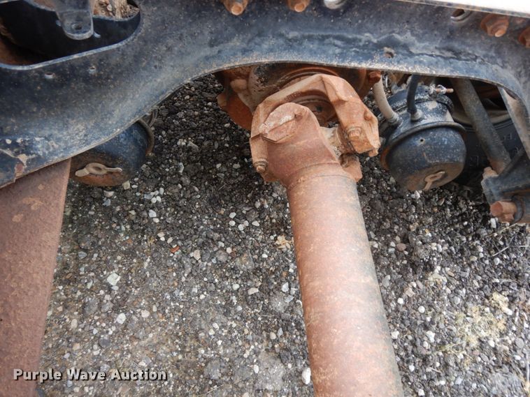 image for item DM6283 1996 International 8200  semi truck