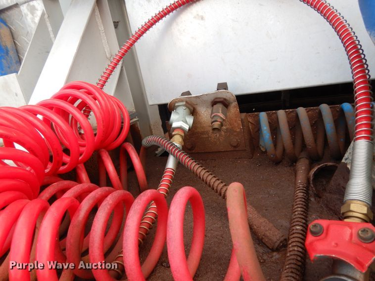 image for item DM6283 1996 International 8200  semi truck