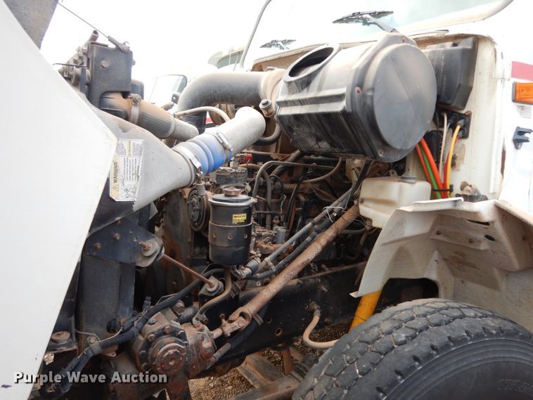 image for item DM6283 1996 International 8200  semi truck