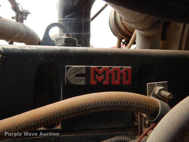 image for item DM6283 1996 International 8200  semi truck