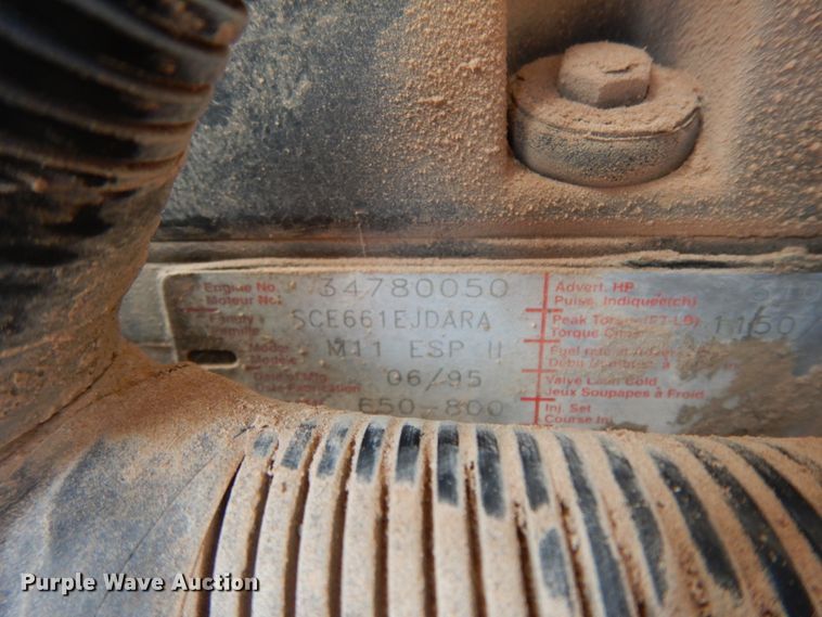 image for item DM6283 1996 International 8200  semi truck