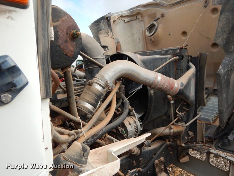 image for item DM6283 1996 International 8200  semi truck