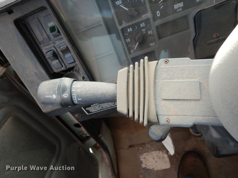 image for item DM6283 1996 International 8200  semi truck