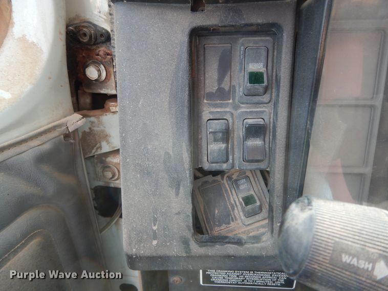 image for item DM6283 1996 International 8200  semi truck