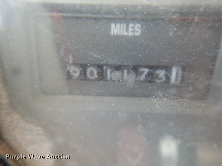 image for item DM6283 1996 International 8200  semi truck