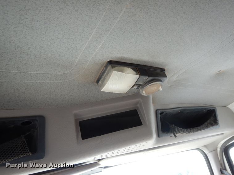 image for item DM6283 1996 International 8200  semi truck