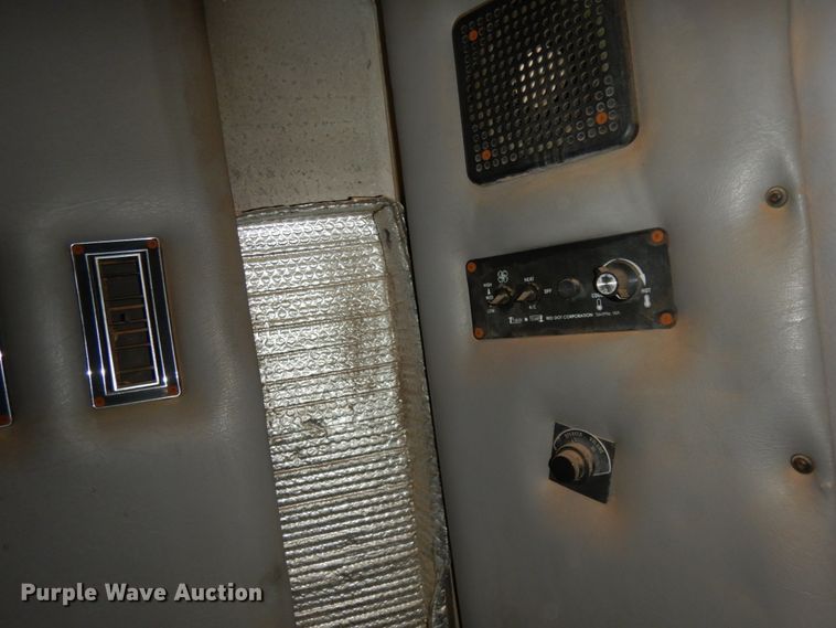 image for item DM6283 1996 International 8200  semi truck