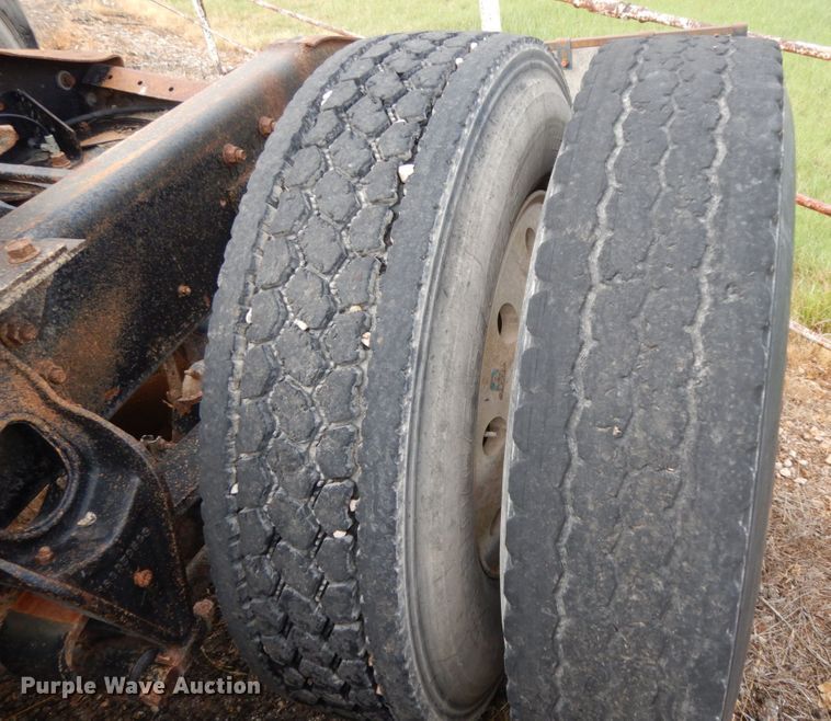 image for item DM6283 1996 International 8200  semi truck