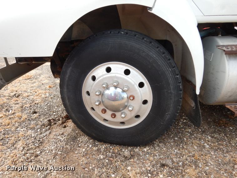 image for item DM6283 1996 International 8200  semi truck