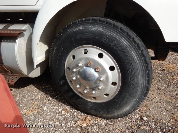 image for item DM6283 1996 International 8200  semi truck