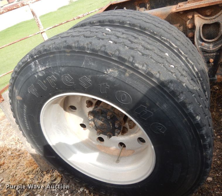 image for item DM6283 1996 International 8200  semi truck