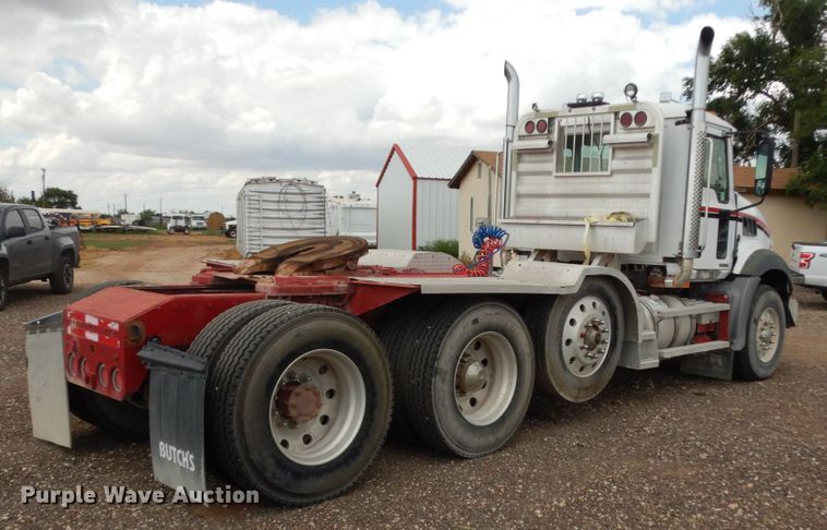 image for item DM6284 2007 Mack CT713  semi truck