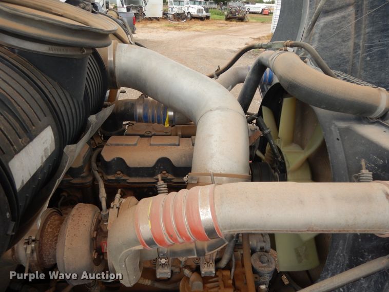 image for item DM6284 2007 Mack CT713  semi truck