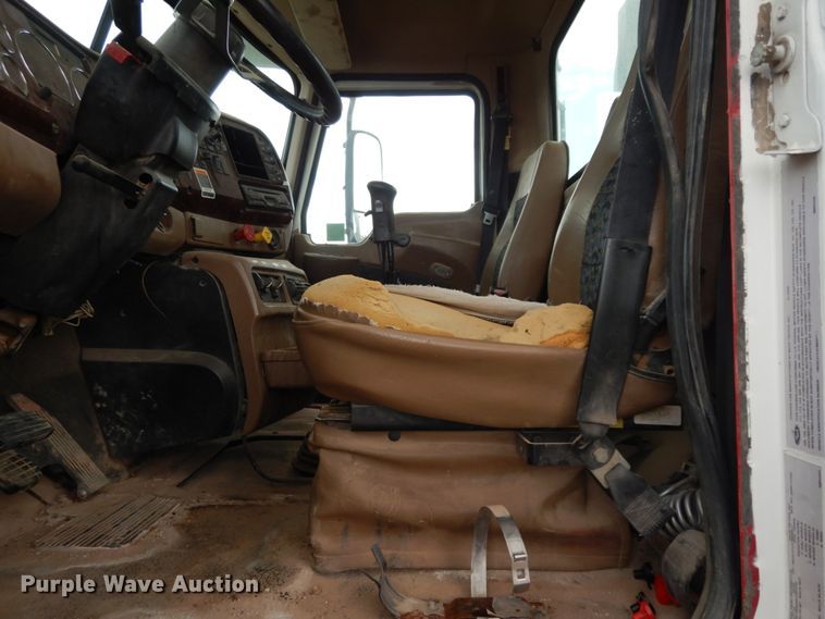 image for item DM6284 2007 Mack CT713  semi truck