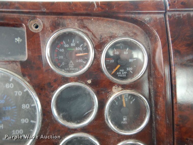 image for item DM6284 2007 Mack CT713  semi truck