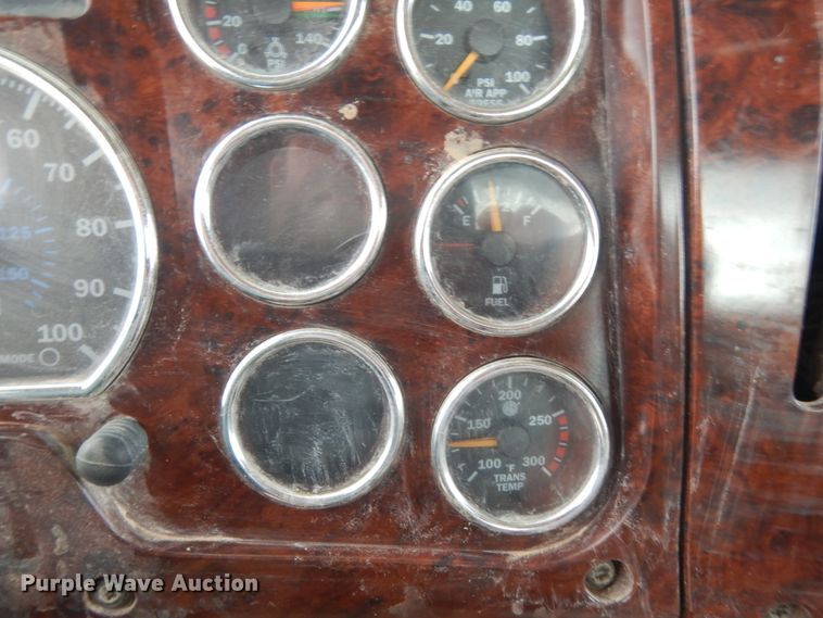 image for item DM6284 2007 Mack CT713  semi truck