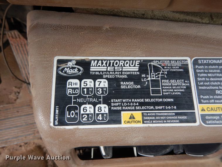 image for item DM6284 2007 Mack CT713  semi truck