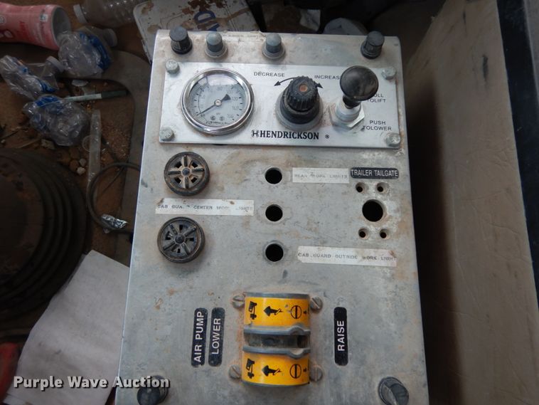 image for item DM6284 2007 Mack CT713  semi truck