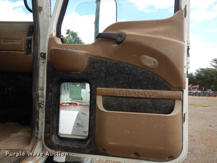 image for item DM6284 2007 Mack CT713  semi truck