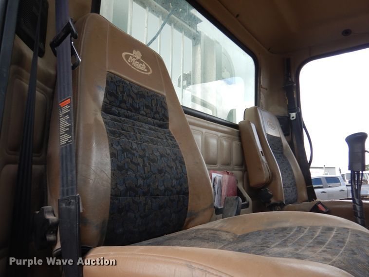 image for item DM6284 2007 Mack CT713  semi truck