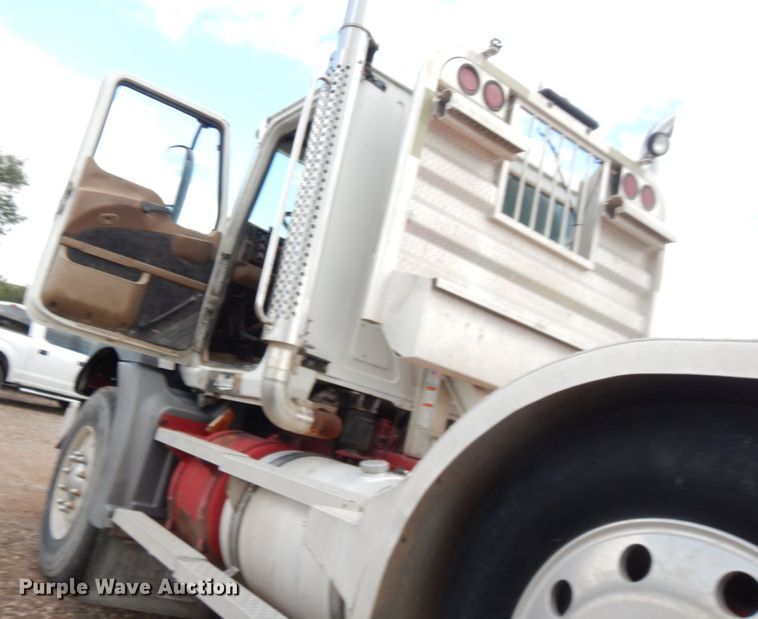 image for item DM6284 2007 Mack CT713  semi truck