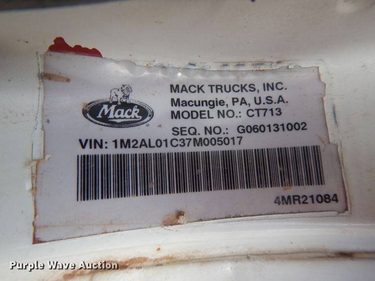 image for item DM6284 2007 Mack CT713  semi truck